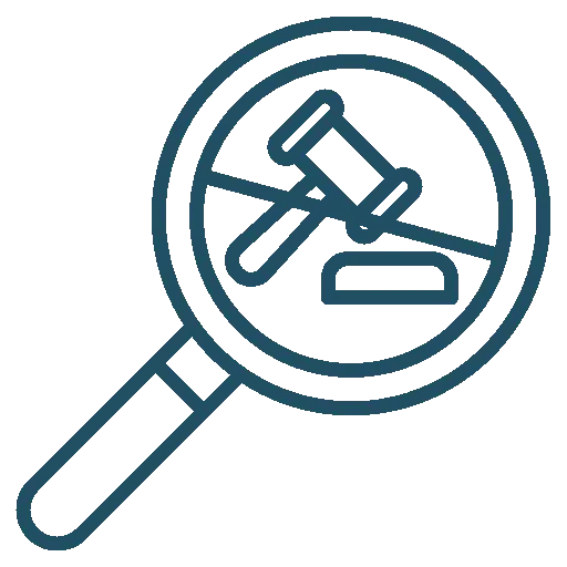 loupe avec marteau de jugement barré